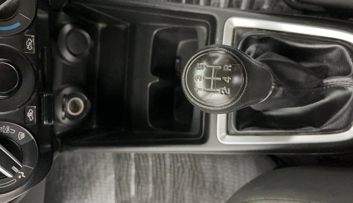 2019 Maruti Swift LXI, Petrol, Manual, 39,848 km, Gear Lever