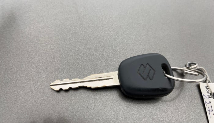 2019 Maruti Swift LXI, Petrol, Manual, 39,848 km, Key Close Up