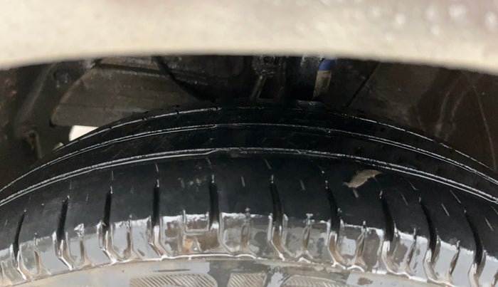 2019 Maruti Swift LXI, Petrol, Manual, 39,848 km, Left Front Tyre Tread