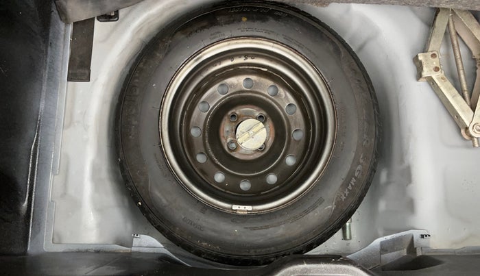 2019 Maruti Swift LXI, Petrol, Manual, 39,848 km, Spare Tyre