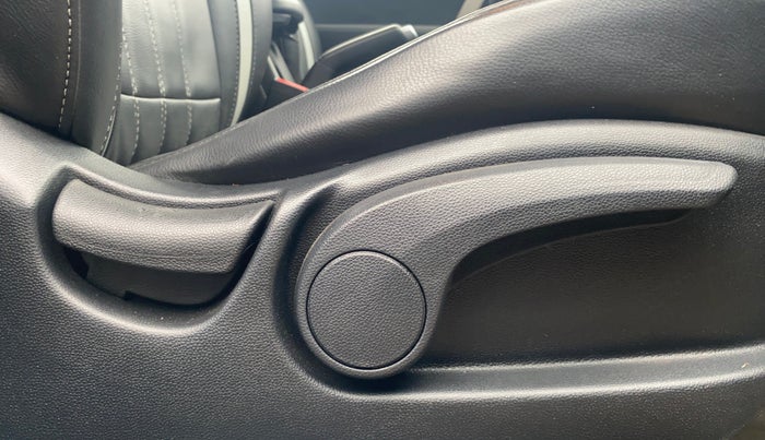 2018 Hyundai Creta E PLUS 1.6 PETROL, Petrol, Manual, 24,163 km, Driver Side Adjustment Panel