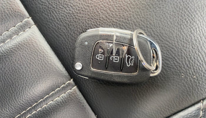 2018 Hyundai Creta E PLUS 1.6 PETROL, Petrol, Manual, 24,163 km, Key Close Up