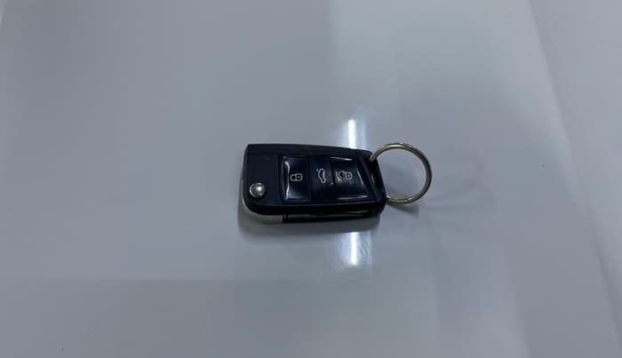 2022 Skoda KUSHAQ AMBITION 1.0L TSI MT, Petrol, Manual, 65,634 km, Key Close Up