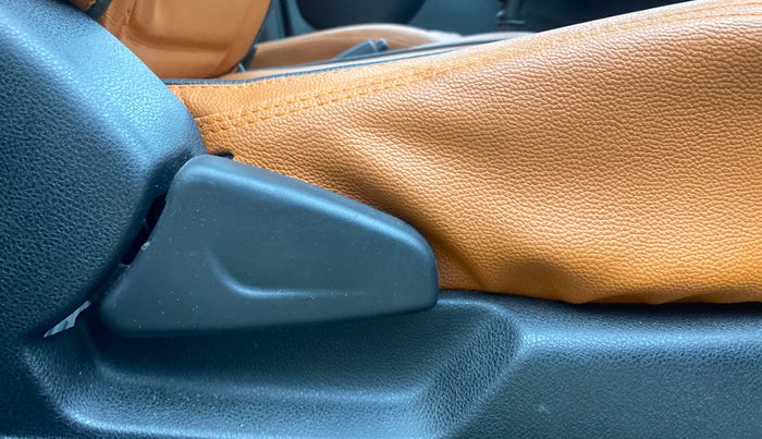 2019 Renault Kwid RXL, Petrol, Manual, 34,114 km, Driver Side Adjustment Panel