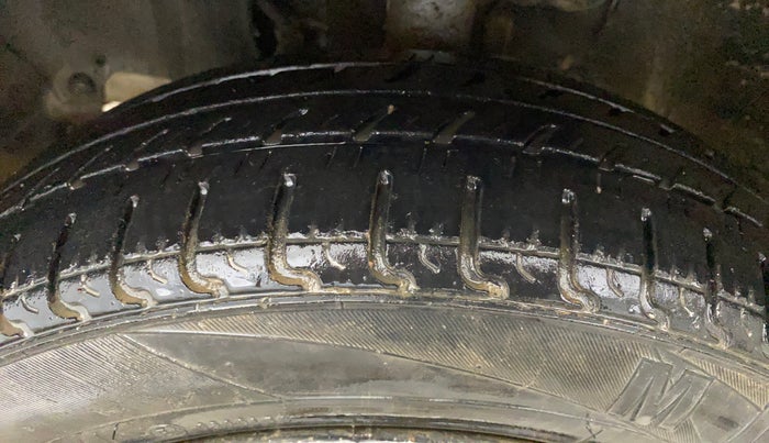 2021 Maruti New Wagon-R VXI 1.0, CNG, Manual, 72,366 km, Left Front Tyre Tread