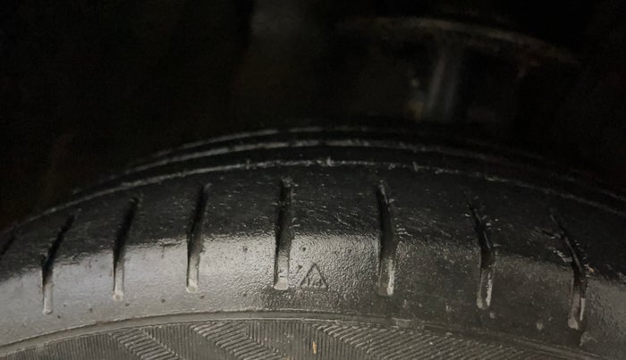 2018 Maruti Baleno ALPHA PETROL 1.2, Petrol, Manual, 63,358 km, Right Front Tyre Tread