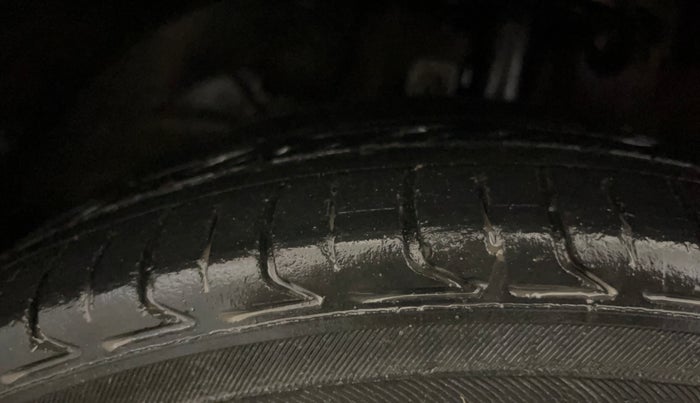 2018 Maruti Baleno ALPHA PETROL 1.2, Petrol, Manual, 63,358 km, Left Front Tyre Tread