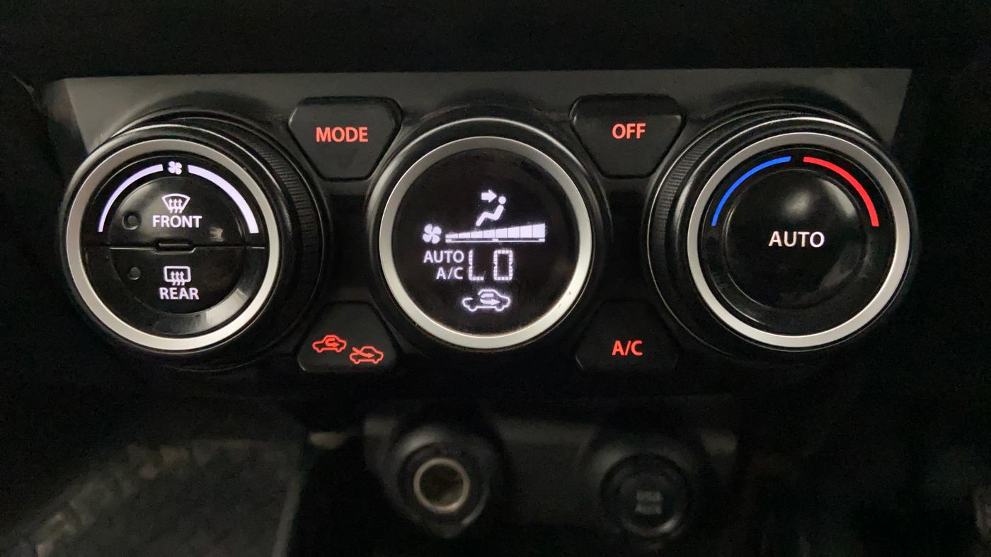 2018 Maruti Swift ZXI AMT, Petrol, Automatic, 1,06,419 km, Automatic Climate Control