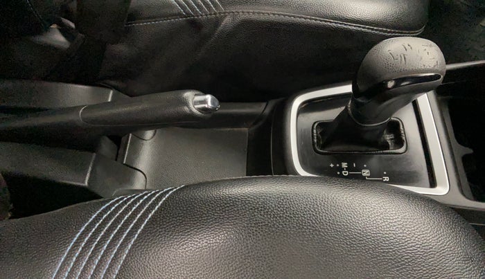 2018 Maruti Swift ZXI AMT, Petrol, Automatic, 1,06,419 km, Gear Lever