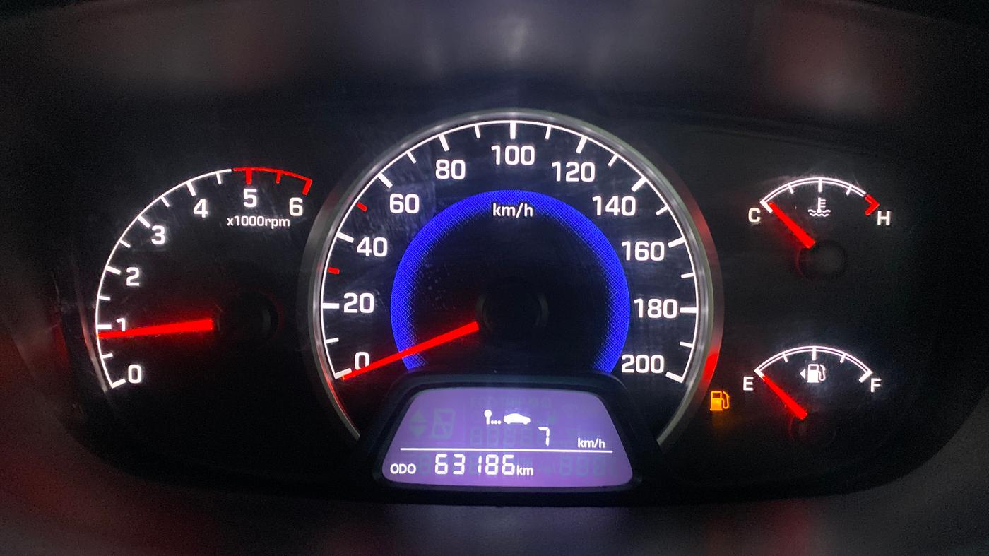 2018 Hyundai Grand i10 SPORTZ U2 1.2 KAPPA CRDI DUAL TONE, Diesel, Manual, 63,217 km, Odometer Image
