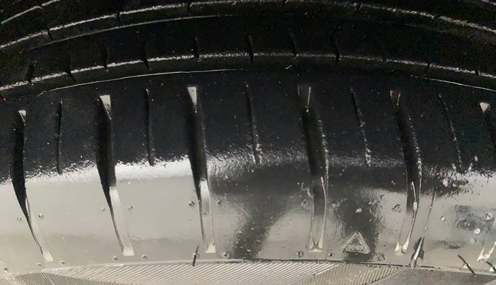 2022 Toyota Glanza E, Petrol, Manual, 23,917 km, Right Front Tyre Tread