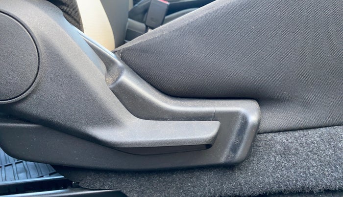 2022 Toyota Glanza E, Petrol, Manual, 23,917 km, Driver Side Adjustment Panel