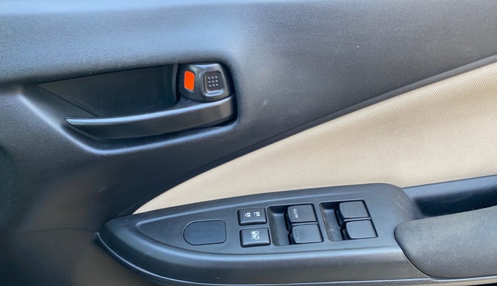 2022 Toyota Glanza E, Petrol, Manual, 23,917 km, Driver Side Door Panels Control