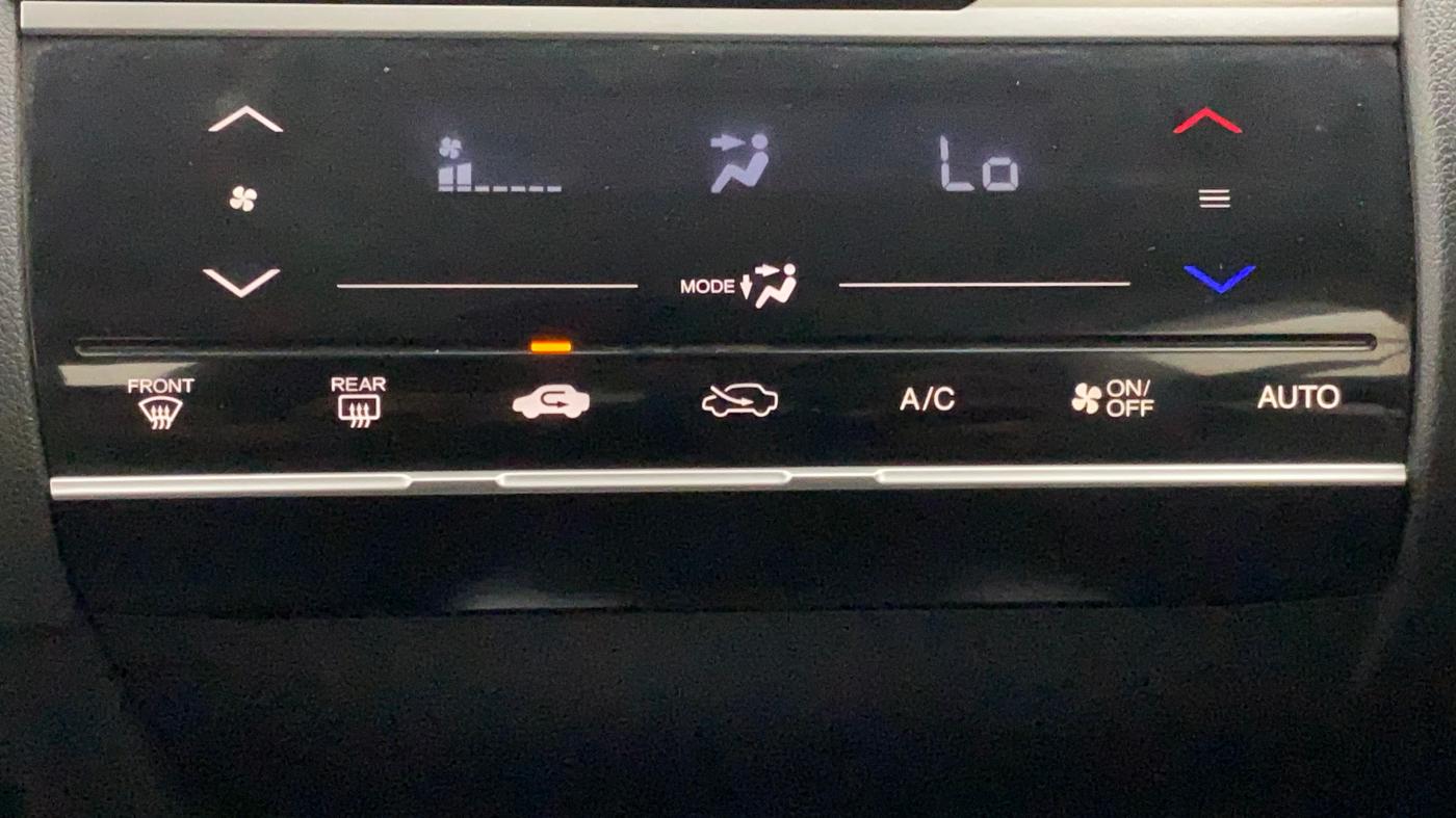 2018 Honda WR-V 1.5L I-DTEC VX MT, Diesel, Manual, 48,595 km, Automatic Climate Control