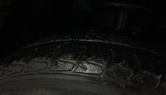 2018 Maruti Baleno DELTA PETROL 1.2, Petrol, Manual, 61,767 km, Right Front Tyre Tread