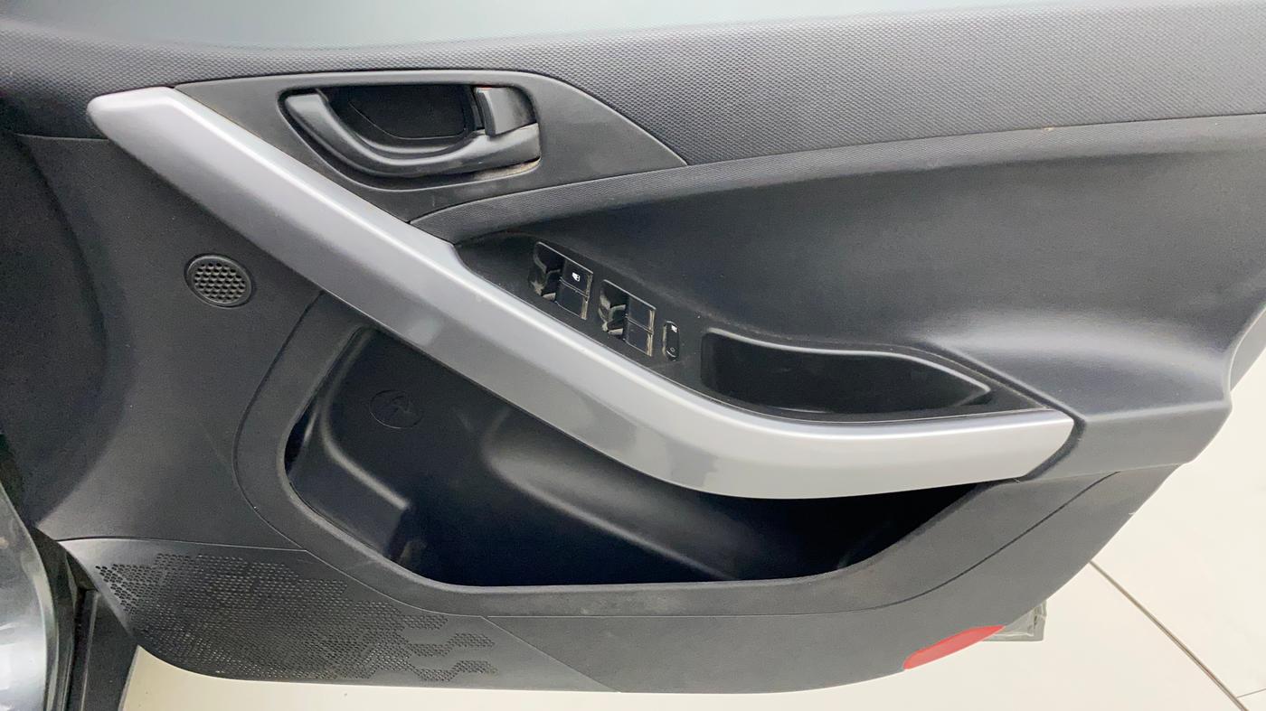 2022 Tata NEXON XM PLUS SUNROOF PETROL, Petrol, Manual, 22,732 km, Driver Side Door Panels Control