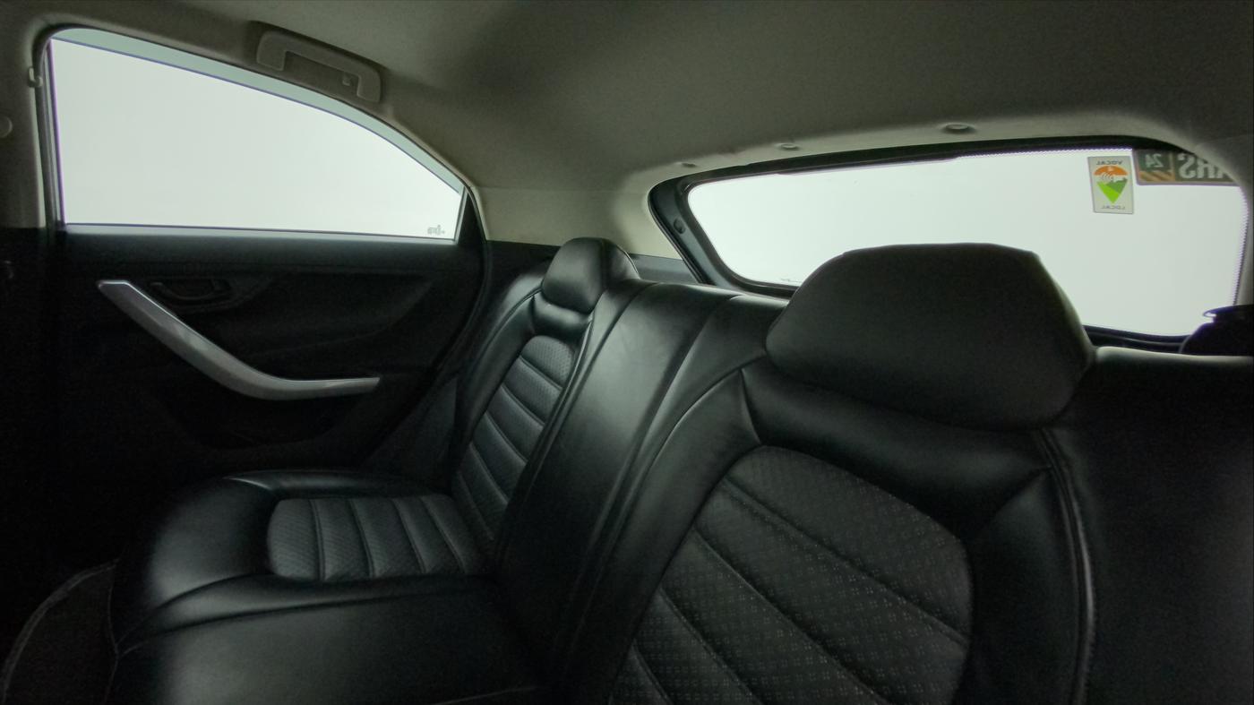 2022 Tata NEXON XM PLUS SUNROOF PETROL, Petrol, Manual, 22,732 km, Right Side Rear Door Cabin