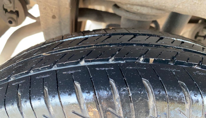 2015 Maruti Alto 800 LXI, Petrol, Manual, 51,221 km, Right Rear Tyre Tread