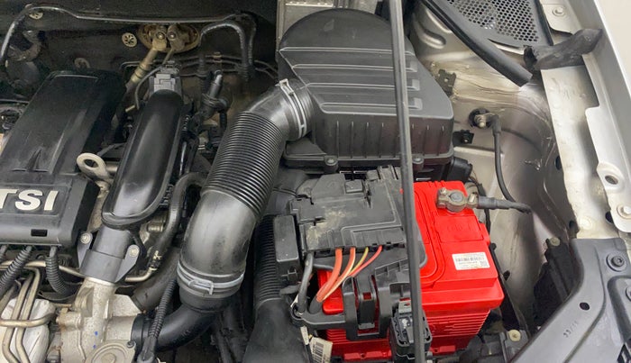 2015 Volkswagen Vento HIGHLINE PETROL AT, Petrol, Automatic, 63,138 km, Engine View - Left