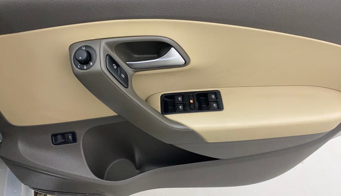 2015 Volkswagen Vento HIGHLINE PETROL AT, Petrol, Automatic, 63,138 km, Driver Side Door Panels Control