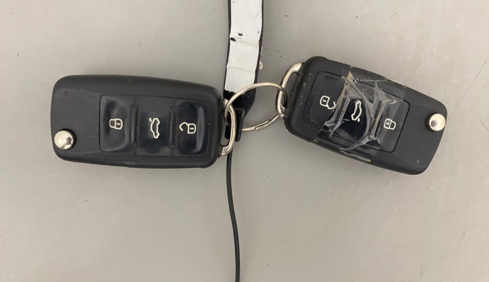 2015 Volkswagen Vento HIGHLINE PETROL AT, Petrol, Automatic, 63,138 km, Key Close Up