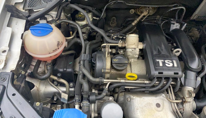 2015 Volkswagen Vento HIGHLINE PETROL AT, Petrol, Automatic, 63,138 km, Engine View - Right