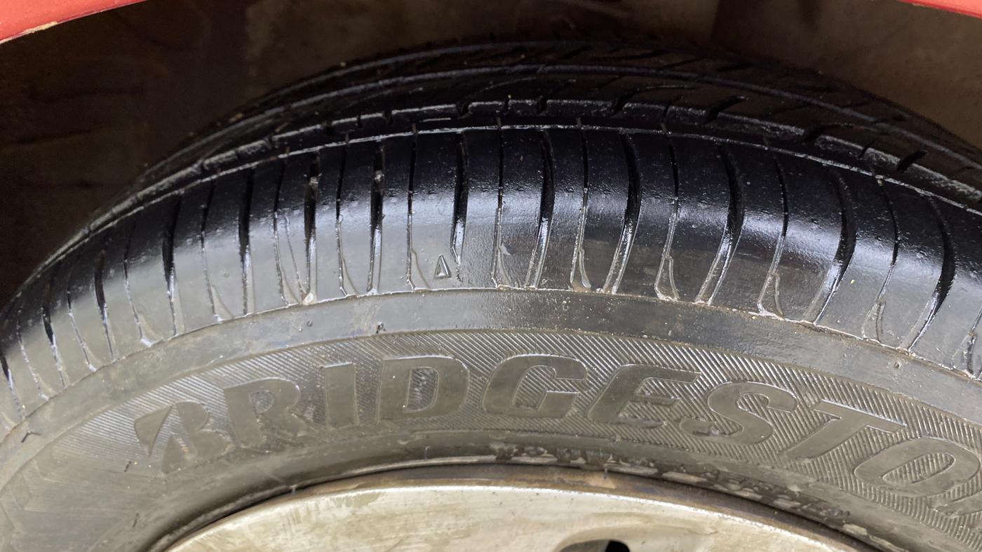 2015 Maruti Celerio VXI CNG, CNG, Manual, 94,564 km, Right Front Tyre Tread
