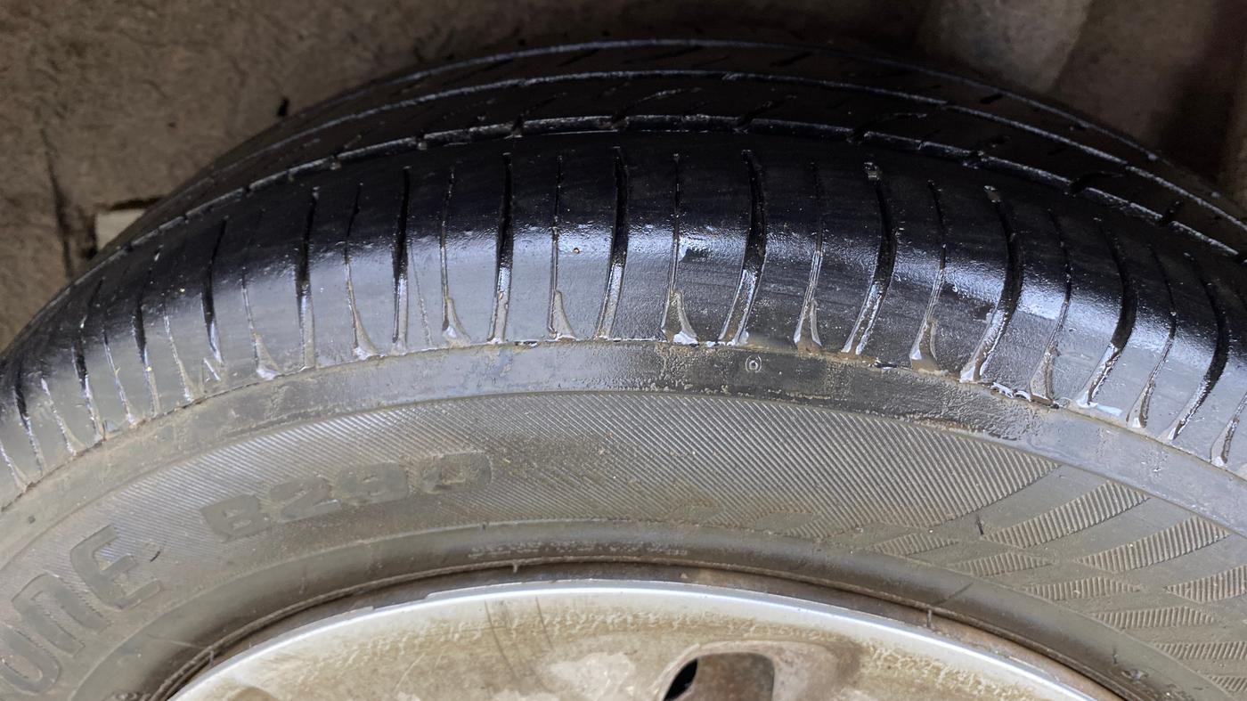 2015 Maruti Celerio VXI CNG, CNG, Manual, 94,564 km, Left Rear Tyre Tread