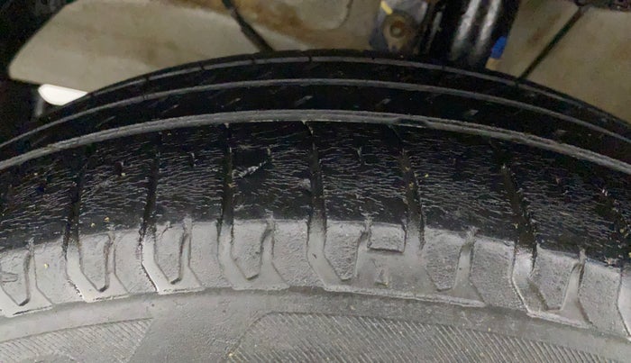 2022 Maruti XL6 ZETA MT, Petrol, Manual, 27,084 km, Left Front Tyre Tread