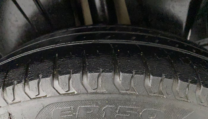 2022 Maruti XL6 ZETA MT, Petrol, Manual, 27,084 km, Left Rear Tyre Tread