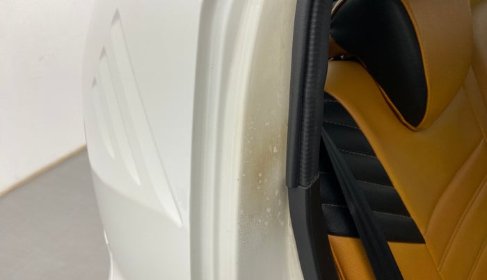 2017 Maruti IGNIS DELTA 1.2, Petrol, Manual, 83,501 km, Right C pillar - Paint is slightly faded