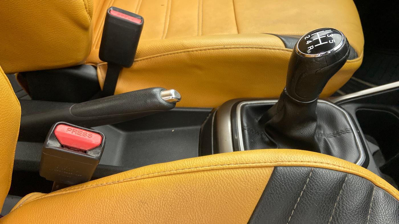 2017 Maruti IGNIS DELTA 1.2, Petrol, Manual, 83,501 km, Gear Lever