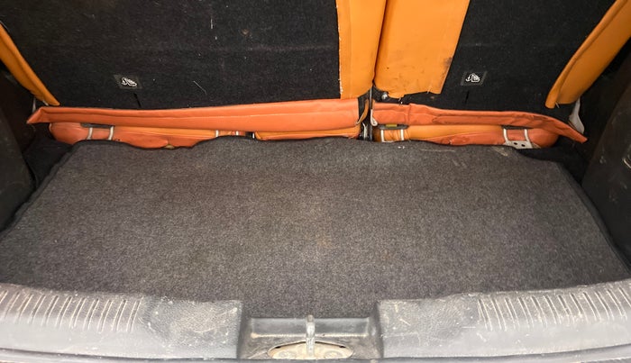 2017 Maruti IGNIS DELTA 1.2, Petrol, Manual, 83,501 km, Boot Inside