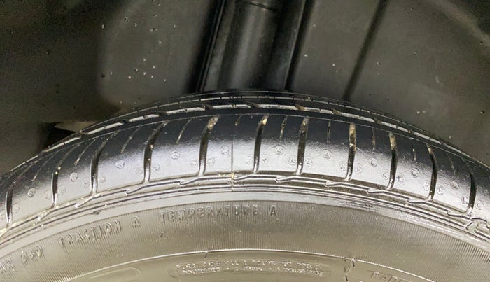 2018 Maruti Ciaz ALPHA  AT 1.4  PETROL, Petrol, Automatic, 77,764 km, Right Rear Tyre Tread