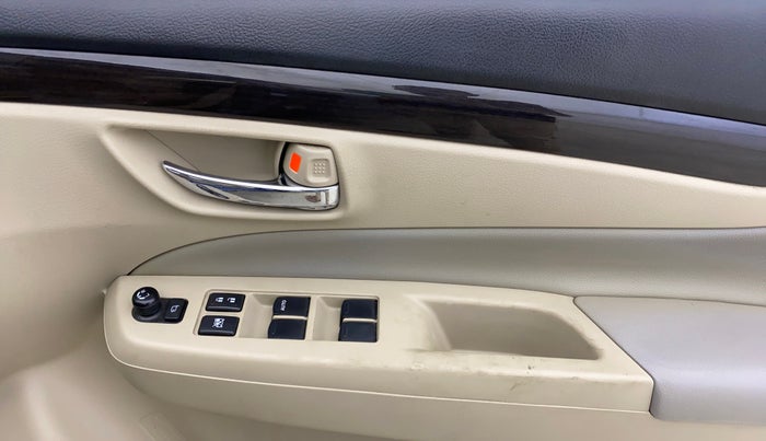 2018 Maruti Ciaz ALPHA  AT 1.4  PETROL, Petrol, Automatic, 77,764 km, Driver Side Door Panels Control
