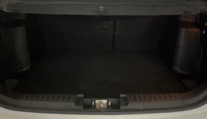 2021 Maruti Vitara Brezza ZXI, Petrol, Manual, 68,625 km, Boot Inside