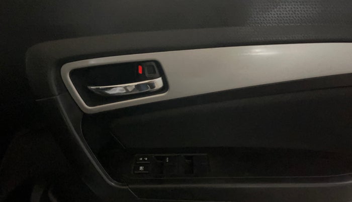 2021 Maruti Vitara Brezza ZXI, Petrol, Manual, 68,625 km, Driver Side Door Panels Control