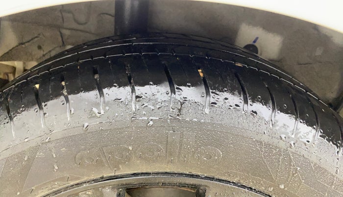 2025 Hyundai Verna SX (O) 1.5 TURBO PETROL DCT, Petrol, Automatic, 6,235 km, Right Rear Tyre Tread