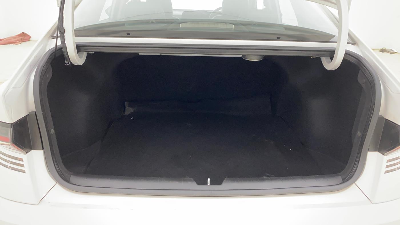2025 Hyundai Verna SX (O) 1.5 TURBO PETROL DCT, Petrol, Automatic, 6,235 km, Boot Inside