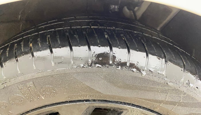 2025 Hyundai Verna SX (O) 1.5 TURBO PETROL DCT, Petrol, Automatic, 6,235 km, Right Front Tyre Tread