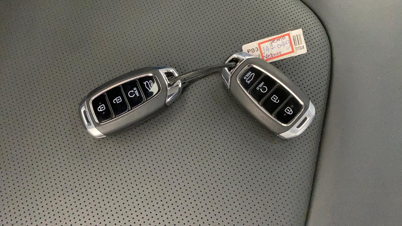 2025 Hyundai Verna SX (O) 1.5 TURBO PETROL DCT, Petrol, Automatic, 6,235 km, Key Close Up