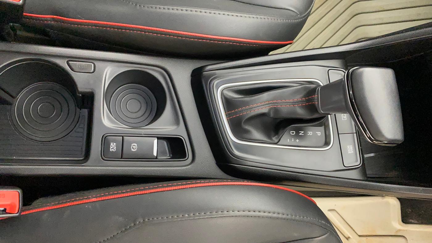 2025 Hyundai Verna SX (O) 1.5 TURBO PETROL DCT, Petrol, Automatic, 6,235 km, Gear Lever