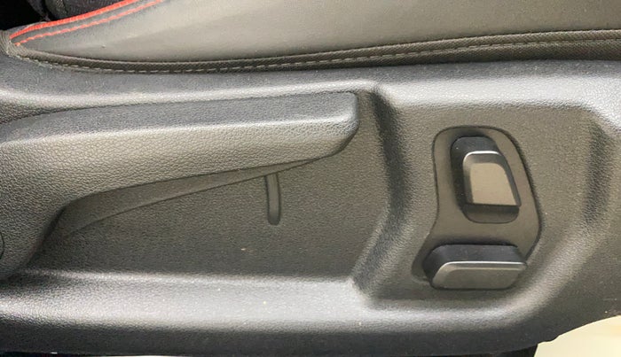 2025 Hyundai Verna SX (O) 1.5 TURBO PETROL DCT, Petrol, Automatic, 6,235 km, Driver Side Adjustment Panel