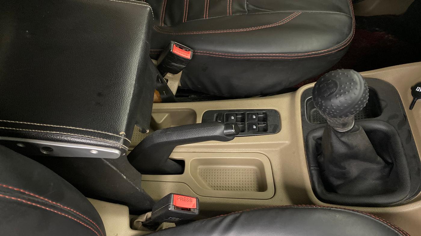 2022 Mahindra BOLERO NEO N 4, Diesel, Manual, 52,041 km, Gear Lever