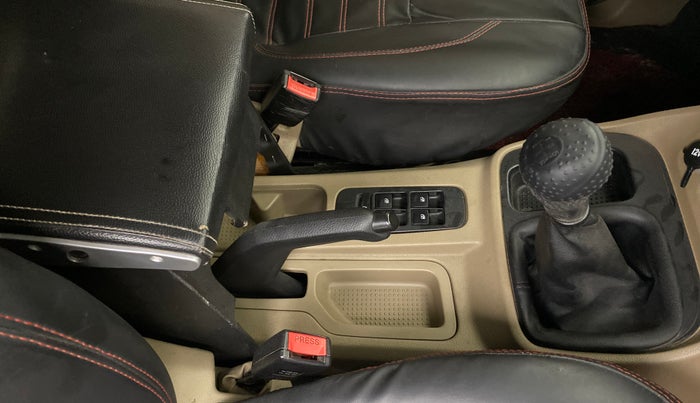 2022 Mahindra BOLERO NEO N 4, Diesel, Manual, 52,041 km, Gear Lever