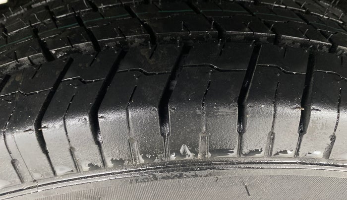 2022 Mahindra BOLERO NEO N 4, Diesel, Manual, 52,041 km, Right Rear Tyre Tread