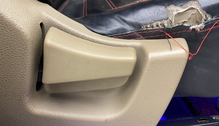 2022 Mahindra BOLERO NEO N 4, Diesel, Manual, 52,041 km, Driver Side Adjustment Panel