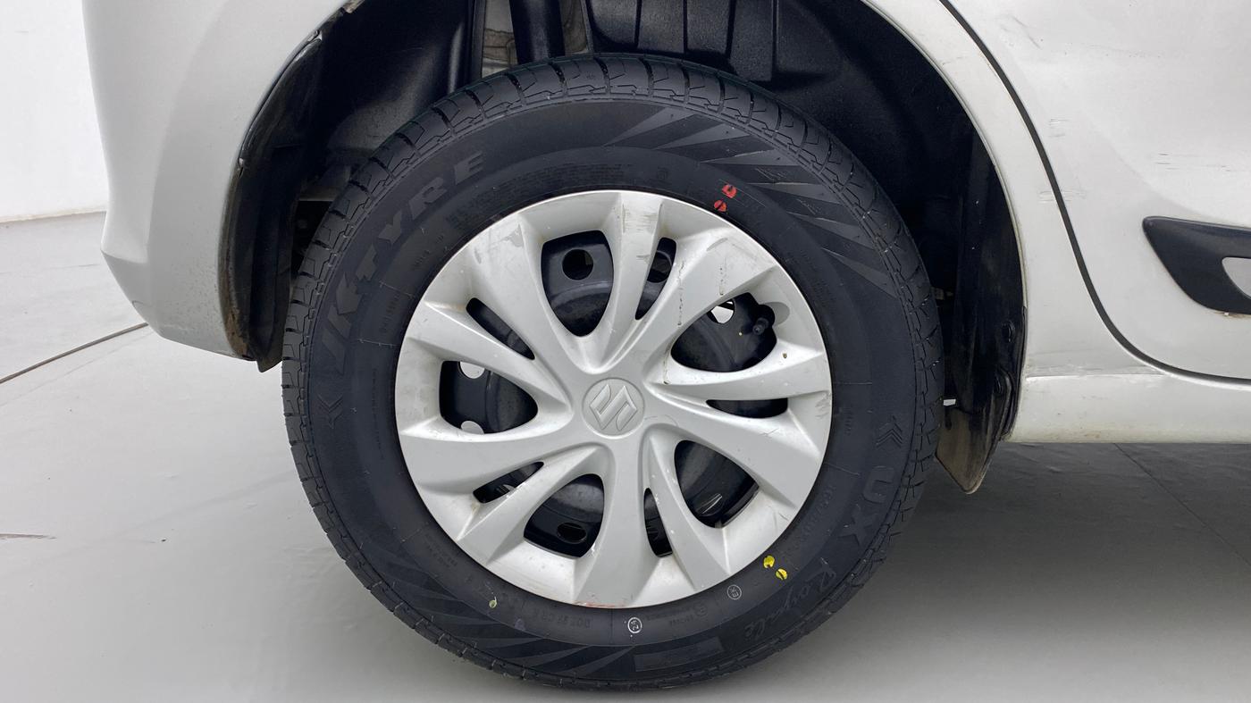2021 Maruti Swift VXI D, Petrol, Manual, 42,298 km, Right Rear Wheel