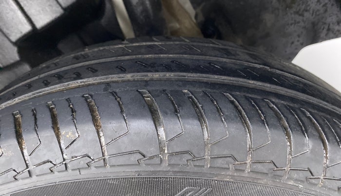 2021 Maruti Swift VXI D, Petrol, Manual, 42,298 km, Left Rear Tyre Tread