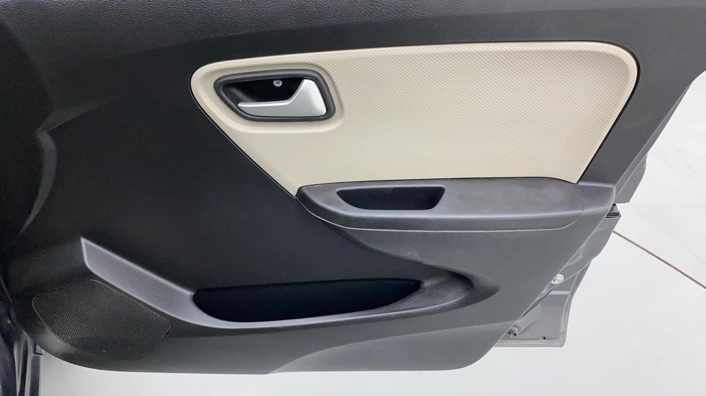 2020 Maruti Alto LXI, Petrol, Manual, 30,292 km, Driver Side Door Panels Control